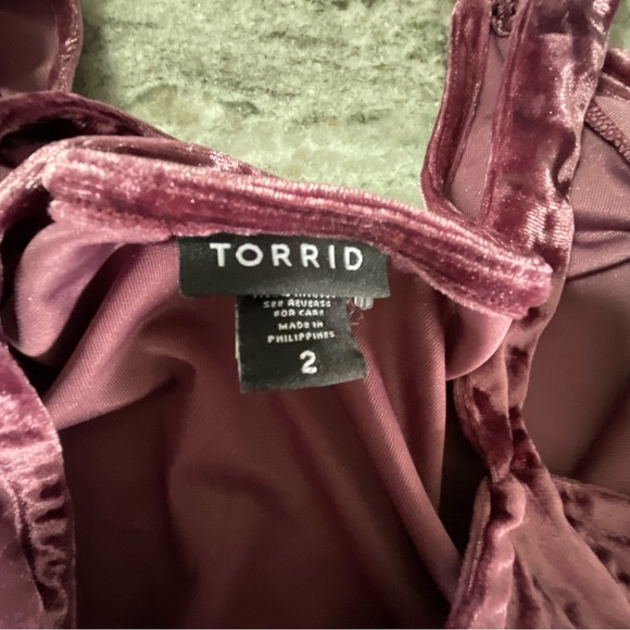 Torrid Plum Velvet Cold Shoulder Top Size 2 (2X) (P1) - Picture 7 of 8